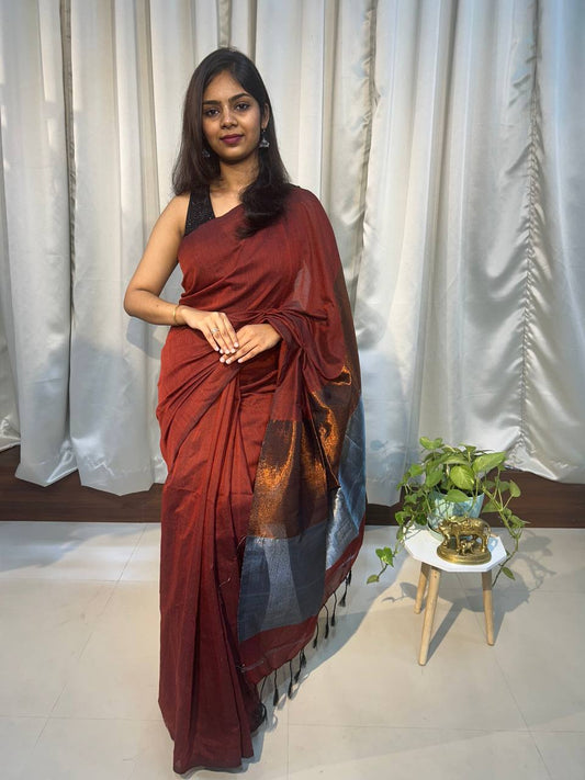 Khadi cotton saree with tissue pallu