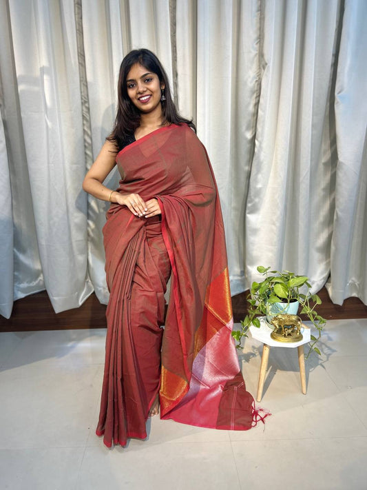 Khadi cotton saree with tissue pallu